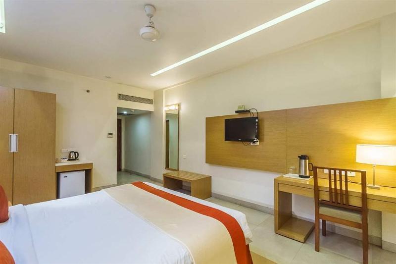 Hotel Mb International Palace Side Mysore Exterior photo