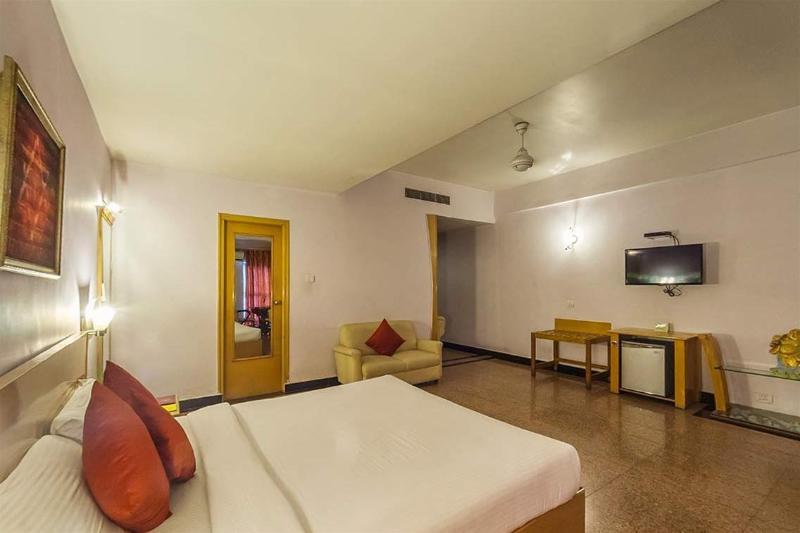 Hotel Mb International Palace Side Mysore Exterior photo