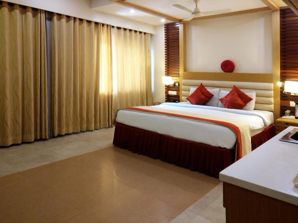Hotel Mb International Palace Side Mysore Exterior photo